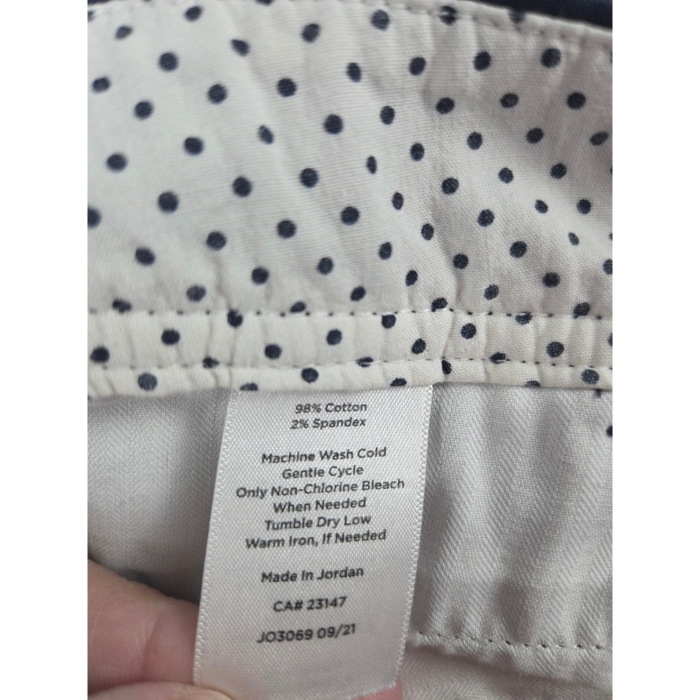 Talbots Womens 8P "Perfect Short" Navy 7" Inseam - Picture 4 of 6